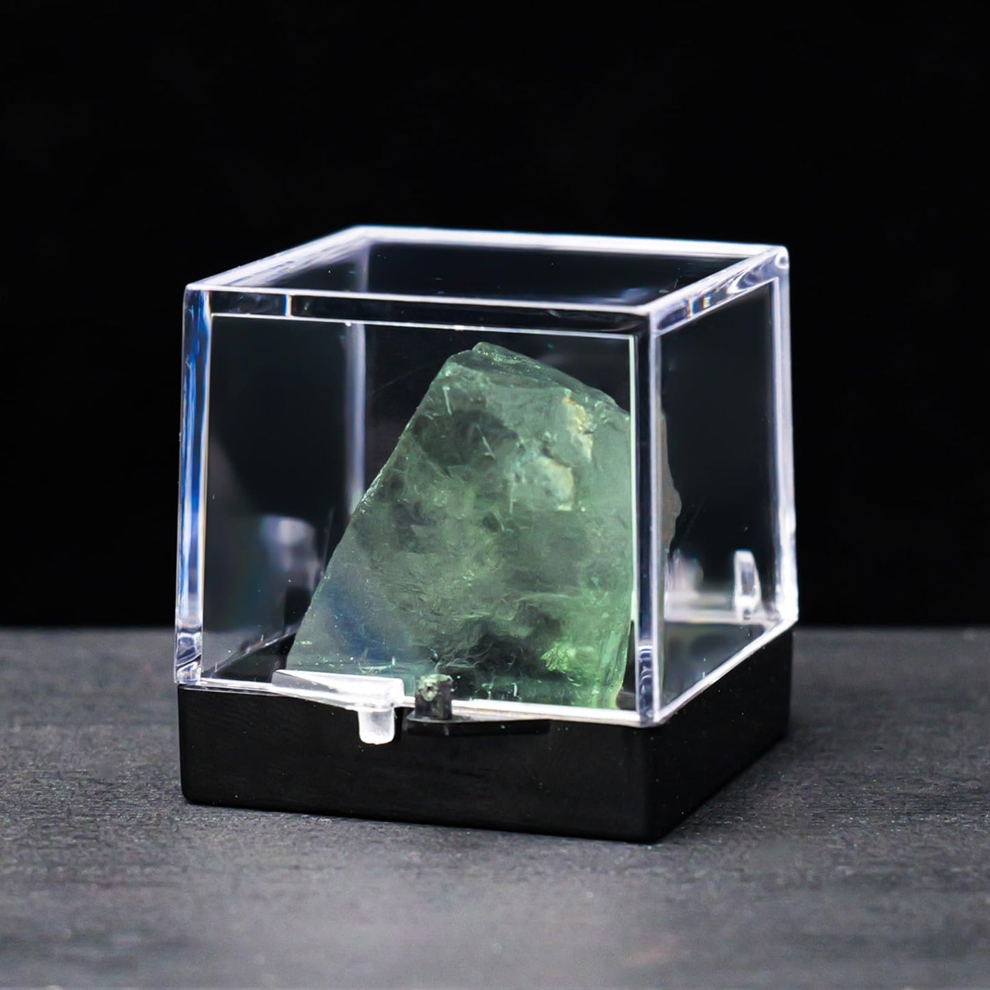 12pcs Mineral Standard Display Box Display Shelves Packing Collectible Pad Organizers Single Cupcake Boxes Asian Mineral Specimen Storage Bulb Containers with Lids Stash Plastic acrylic